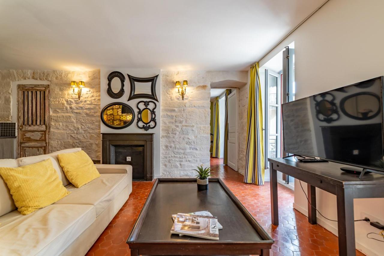 L'Envoutement Provencal Au Coeur De L'Ecusson - Une Nuit A Nîmes Exterior photo